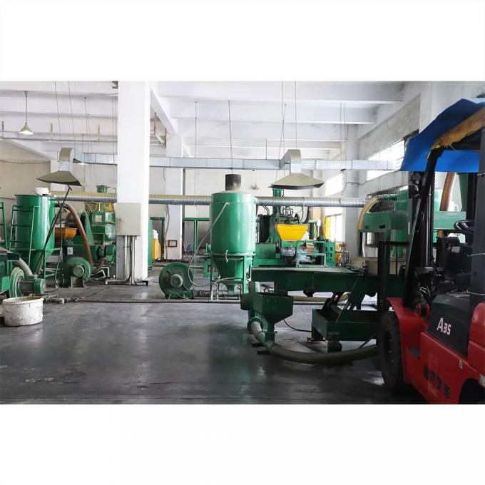 পাইকারি ডাবল ফোল্ডিং স্লিপ ম্যাটস হোয়াইট অ্যালুমিনিয়াম ফিল্ম বন্ধ সেল IXPE এক্সপিই ফোম স্লিপিং প্যাড জন্য জলরোধী ক্যাম্পিং 2 ব্যক্তি 10